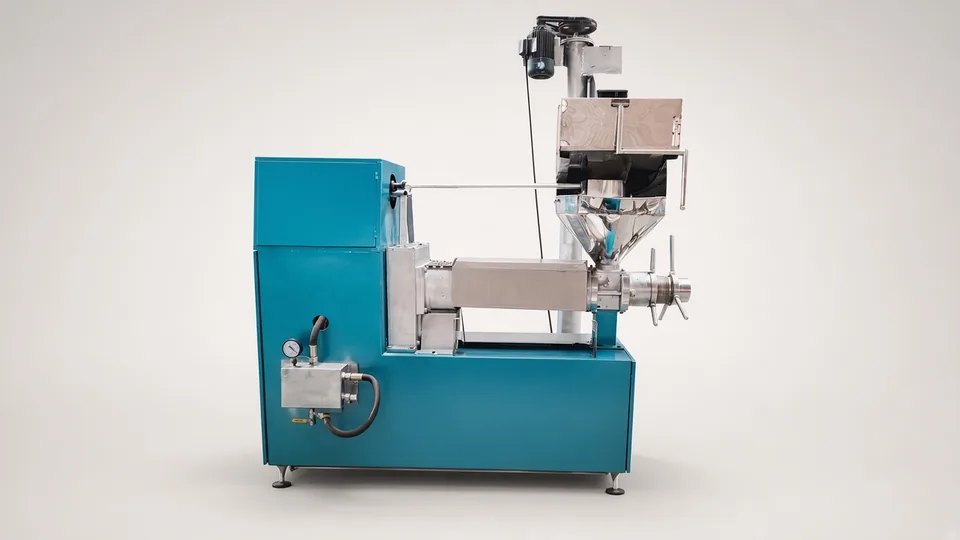 Oil press machine